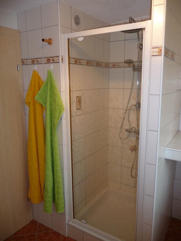 Apartamento Biohof Weissensteiner Ullrichs Habitación foto
